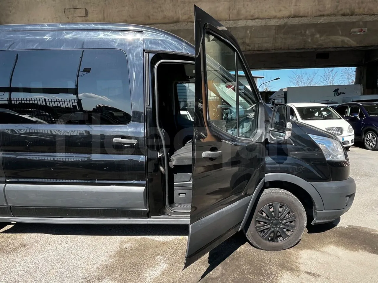 Ford Transit FAD - Euro6B - 125kW - 5.981mt - front door 1 open