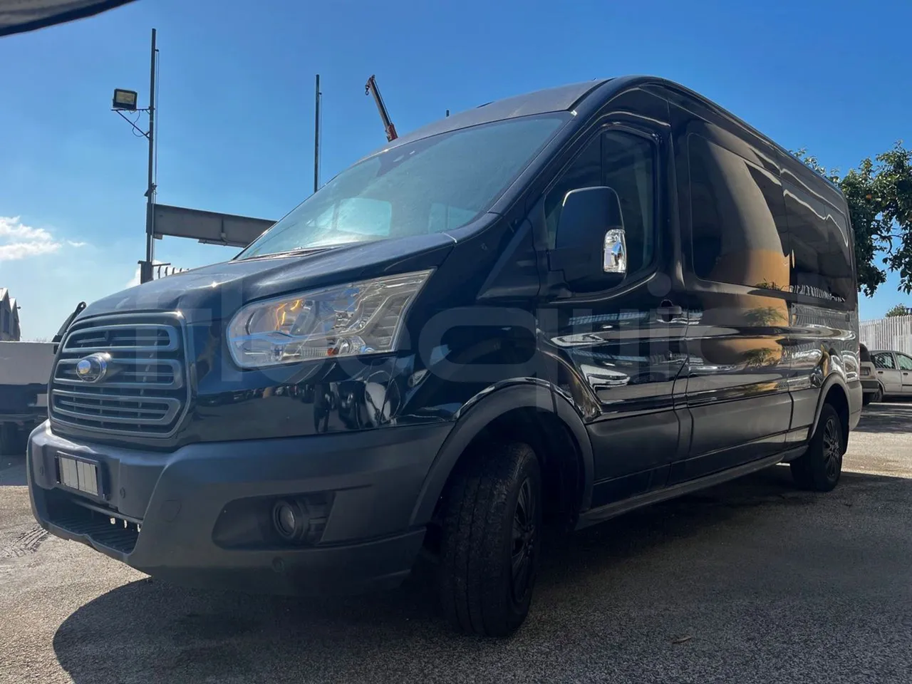 Ford Transit FAD - Euro6B - 125kW - 5.981mt - 3/4 front left