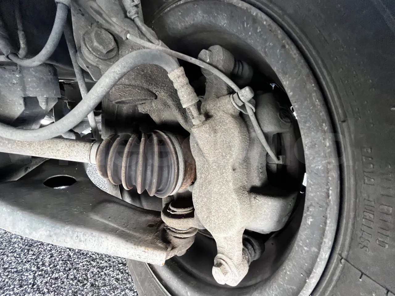 Ford Transit FAD - Euro6B - 125kW - 5.981mt - front brake calipers right