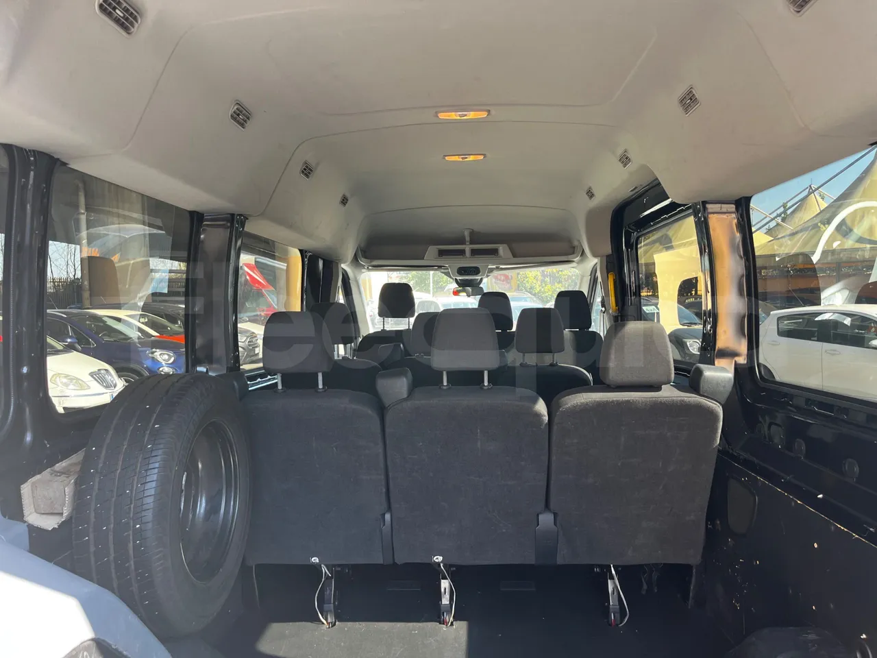 Ford Transit FAD - Euro6B - 125kW - 5.981mt - forward view middle aisle