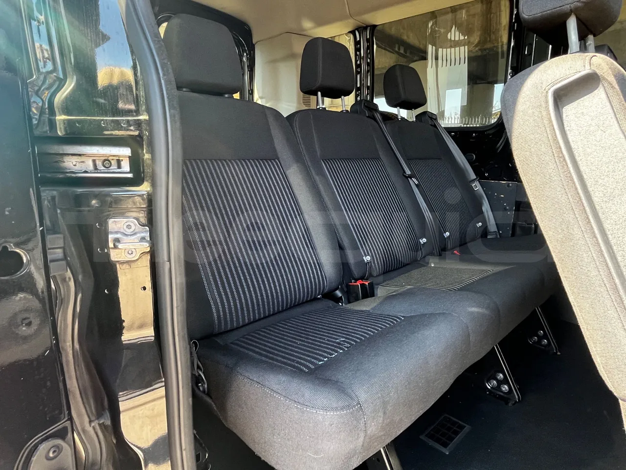 Ford Transit FAD - Euro6B - 125kW - 5.981mt - reverse view middle aisle