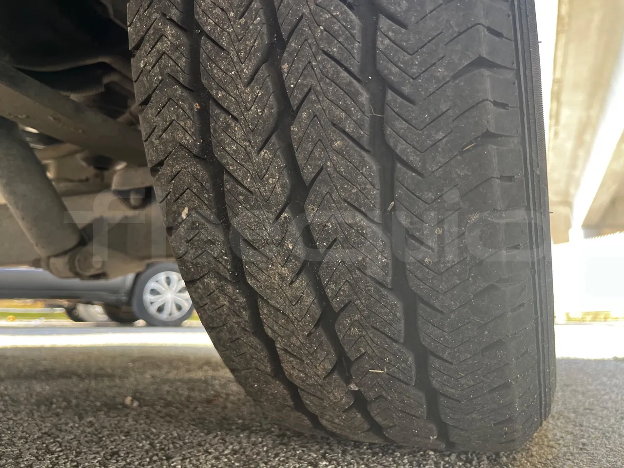 Ford Transit FAD - Euro6B - 125kW - 5.981mt - tread condition second axle tires right