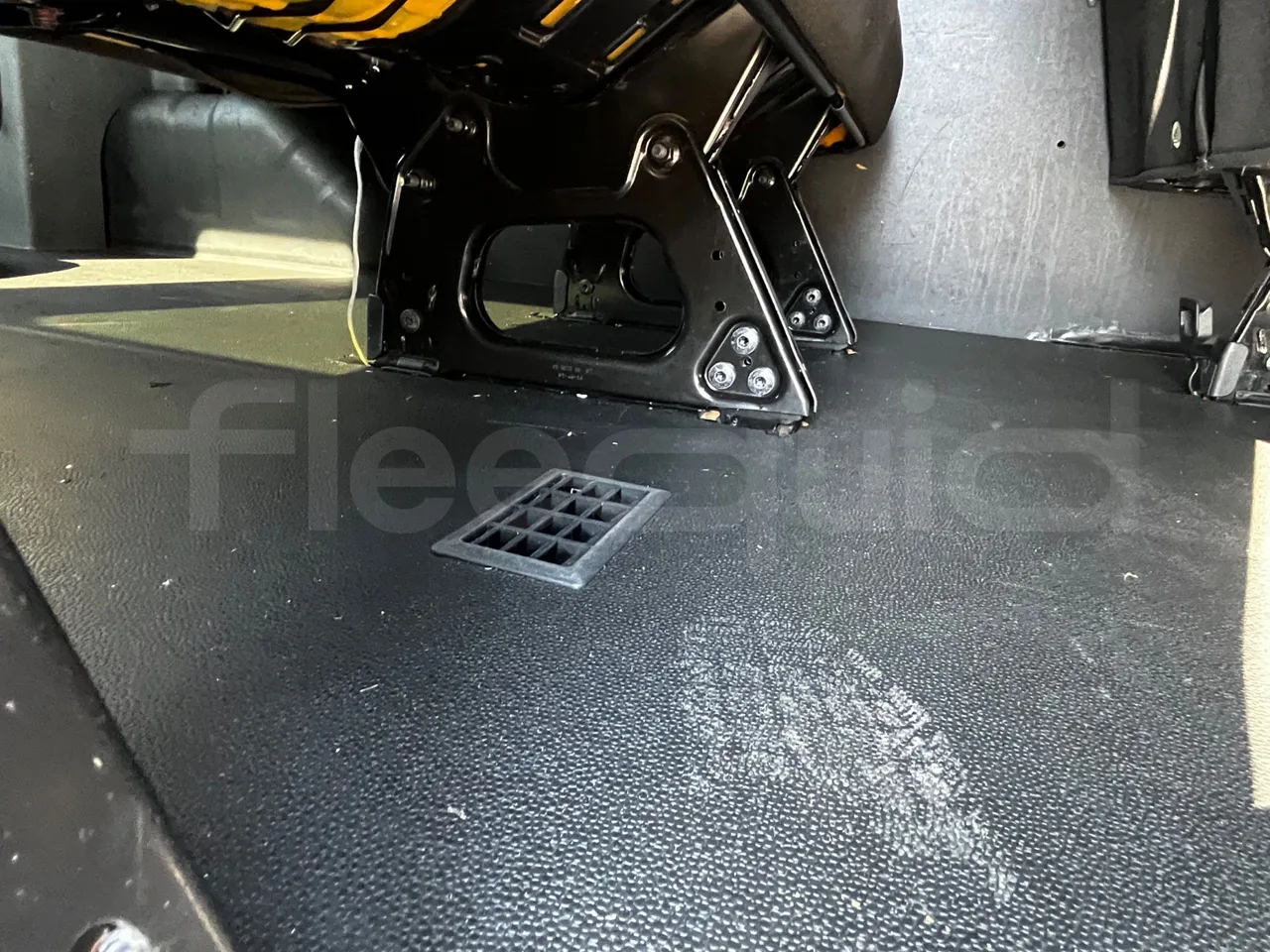 Ford Transit FAD - Euro6B - 125kW - 5.981mt - under carpet photo