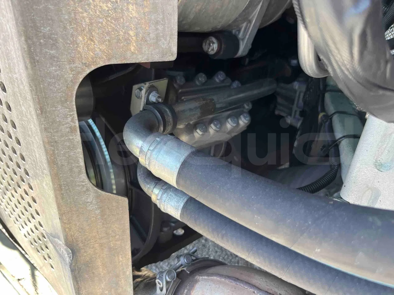 Mercedes-Benz Citaro G - air conditioning compressor