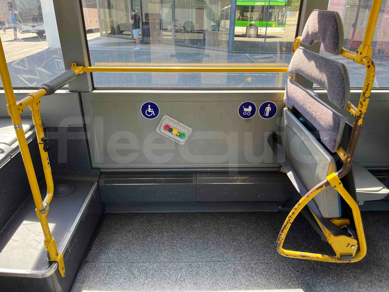 Mercedes-Benz Citaro G - disabled area photo
