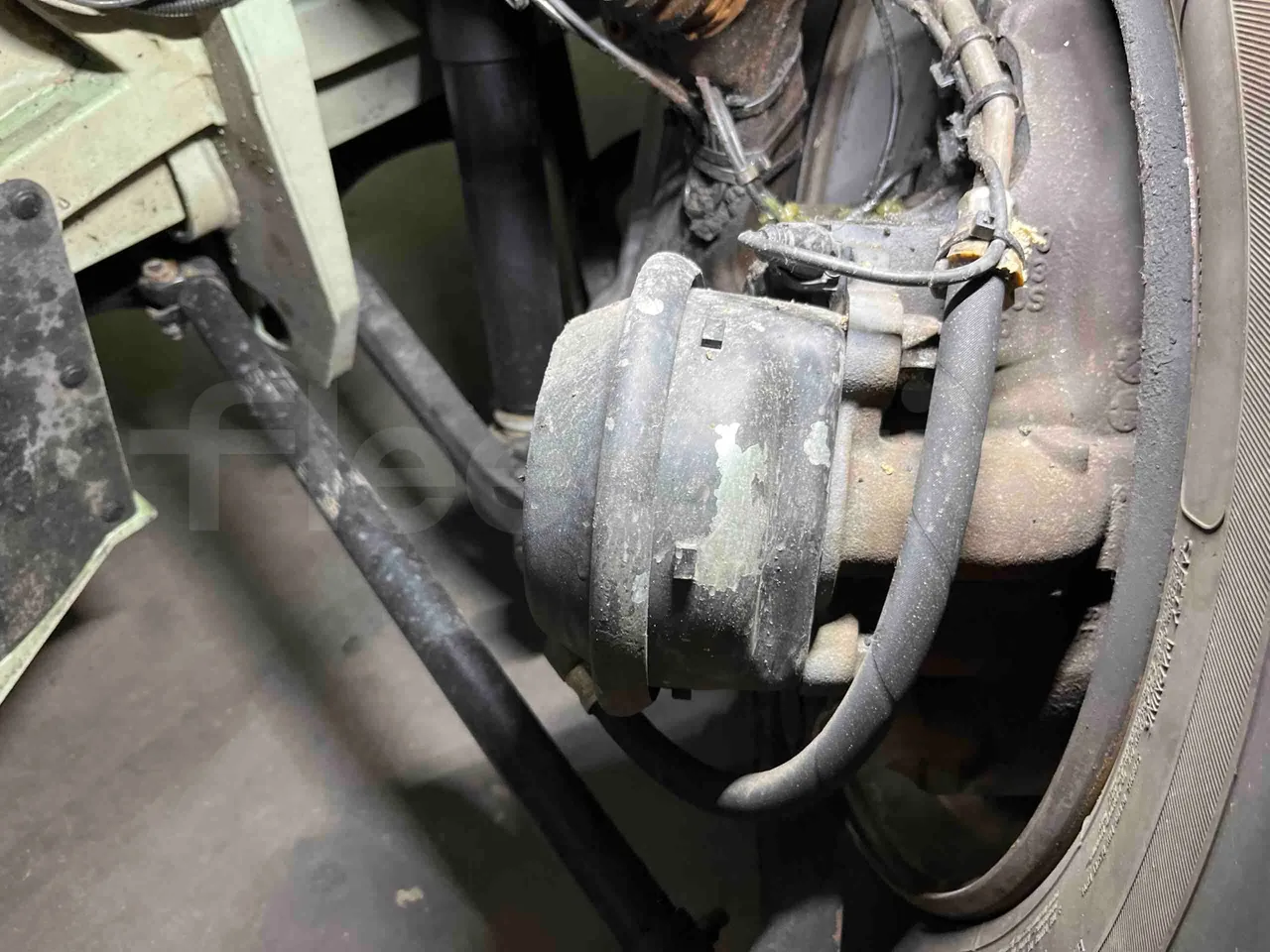 Mercedes-Benz Citaro G - front brake calipers left