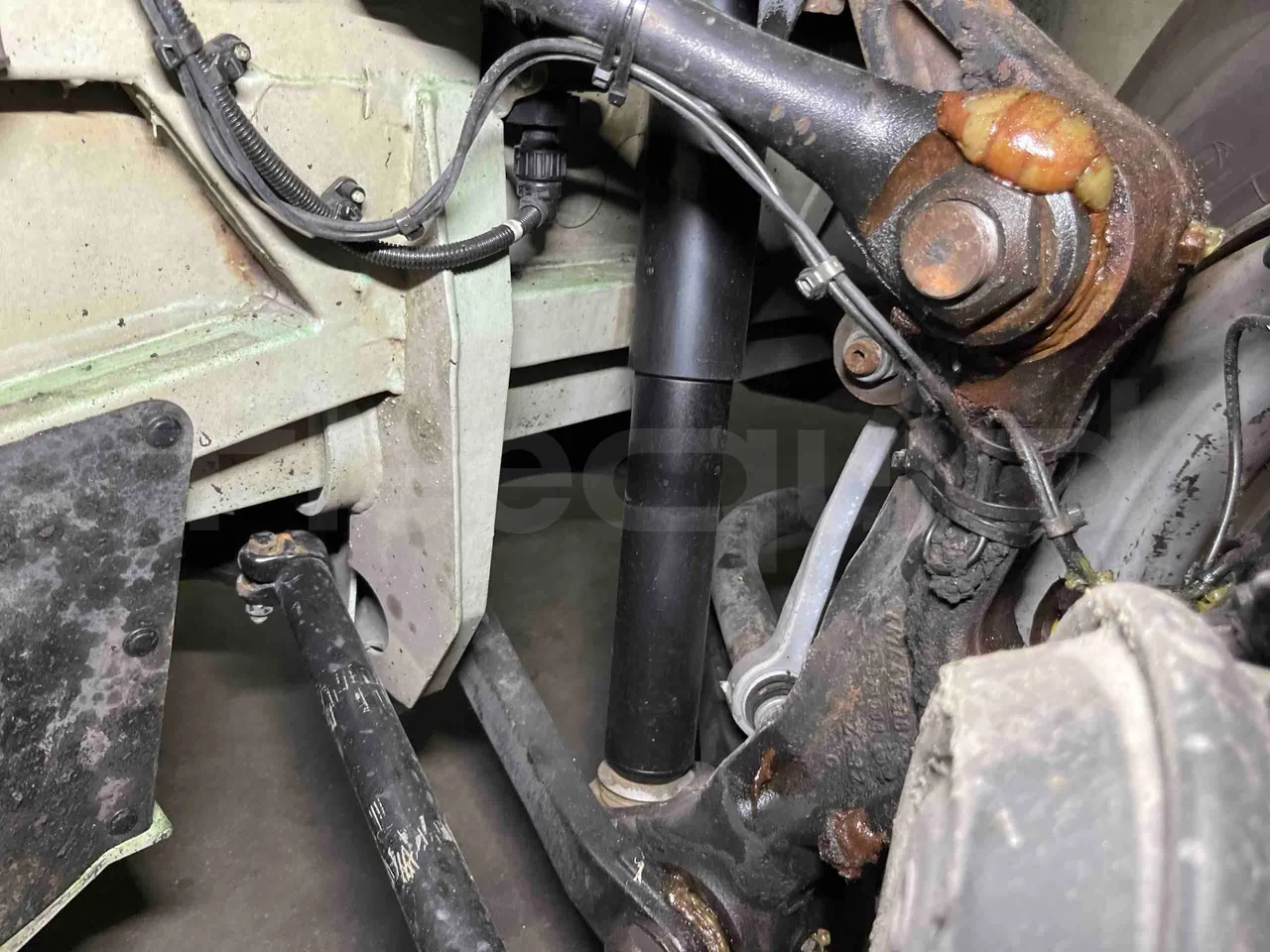 Mercedes-Benz Citaro G - front shock absorbers left