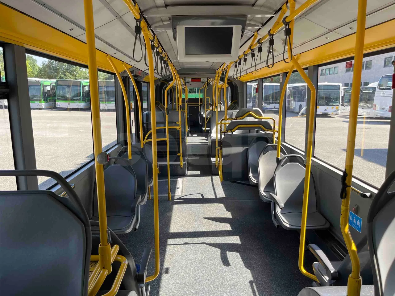 Mercedes-Benz Citaro G - handrails photo