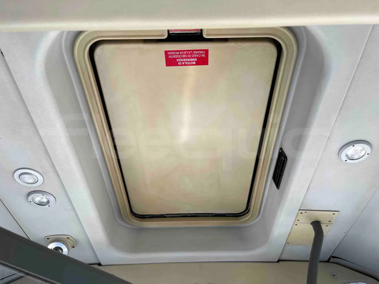 Mercedes-Benz Citaro G - roof hatch 3