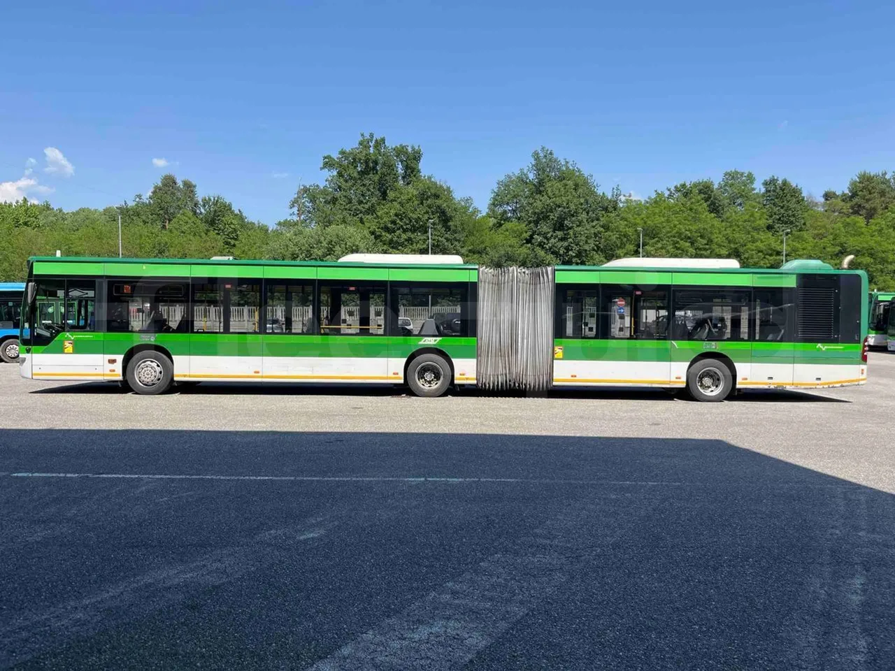 Mercedes-Benz Citaro G - left side photo