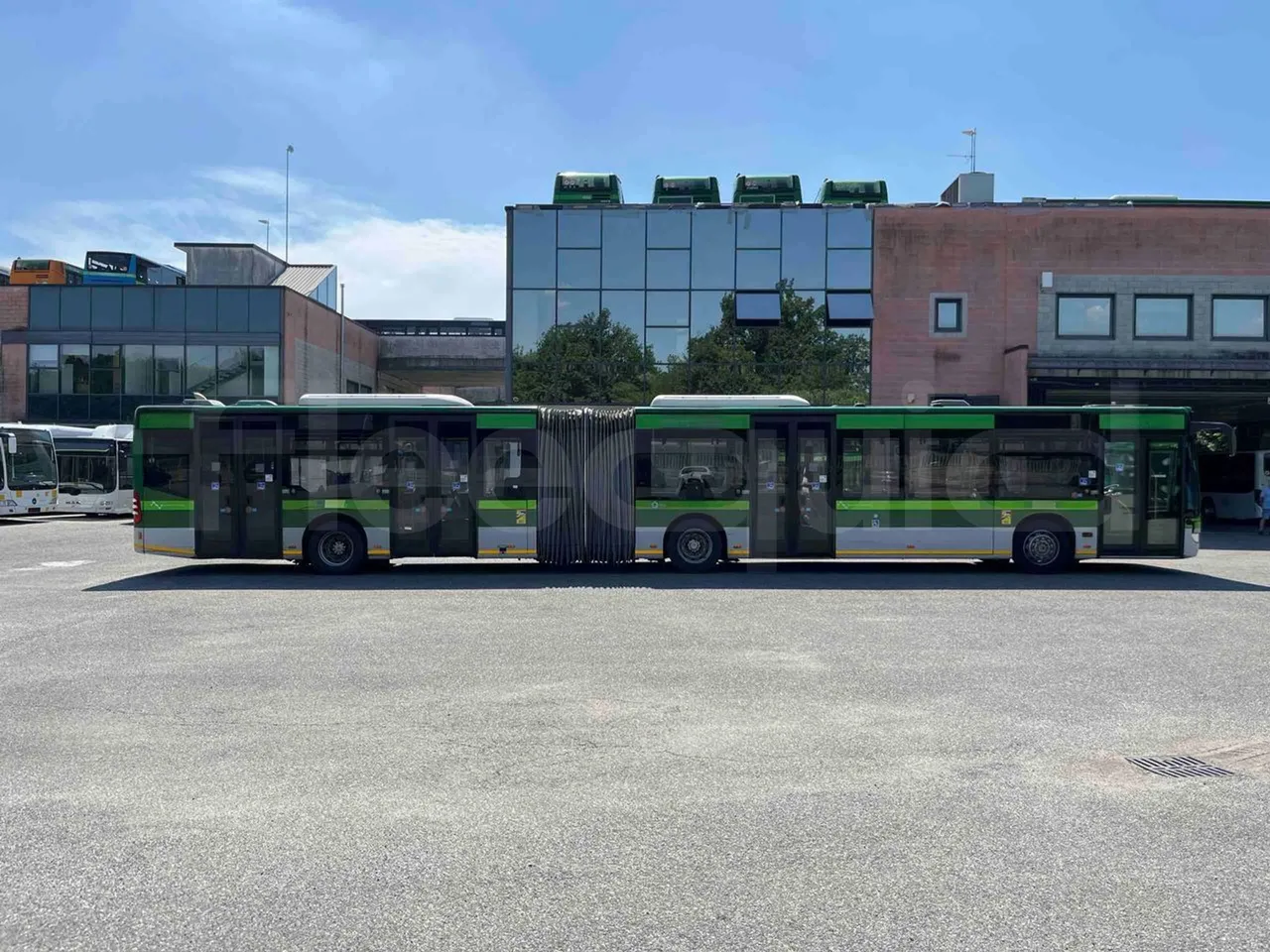 Mercedes-Benz Citaro G - right side doors closed