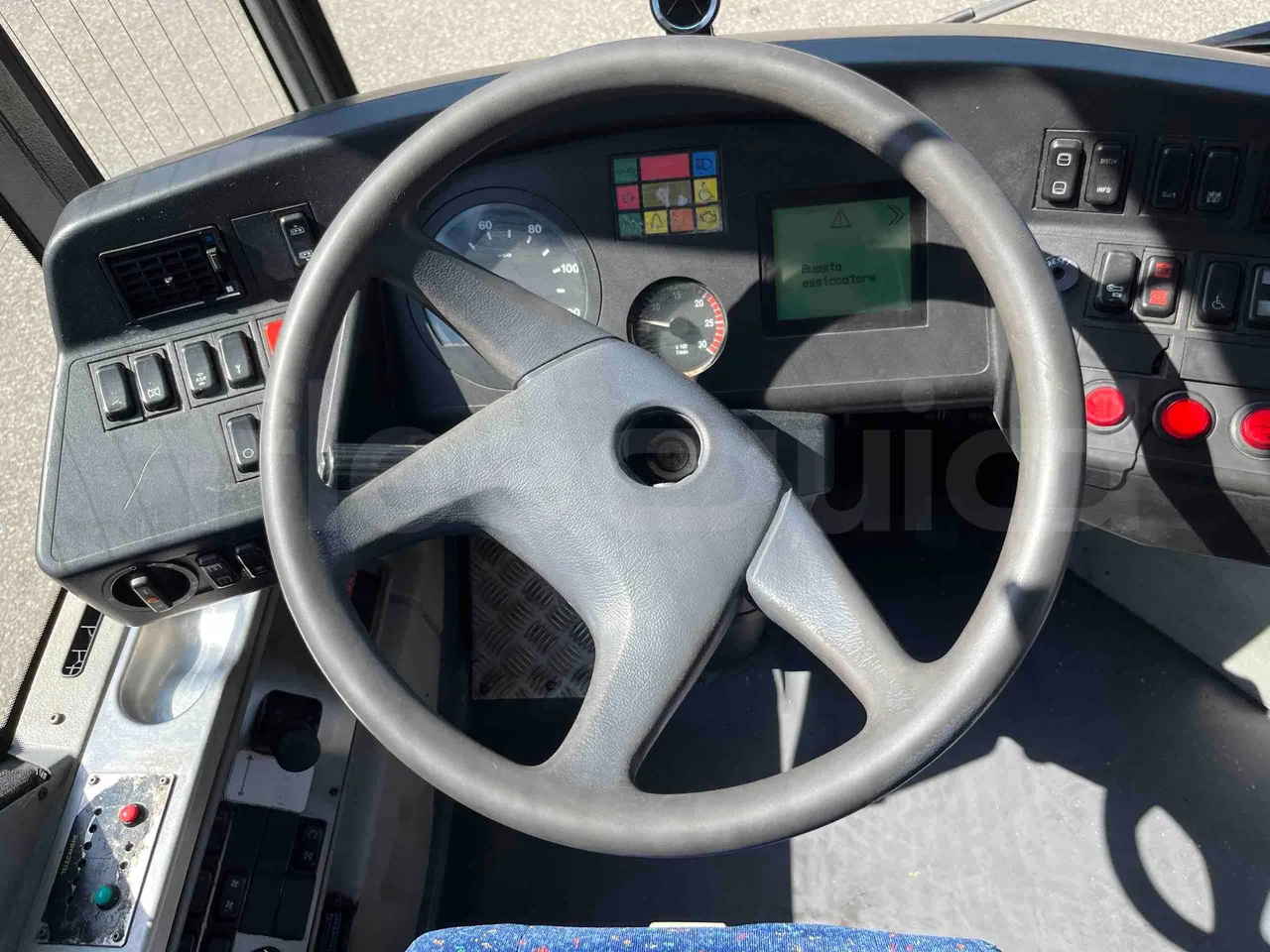 Mercedes-Benz Citaro G - steering wheel photo