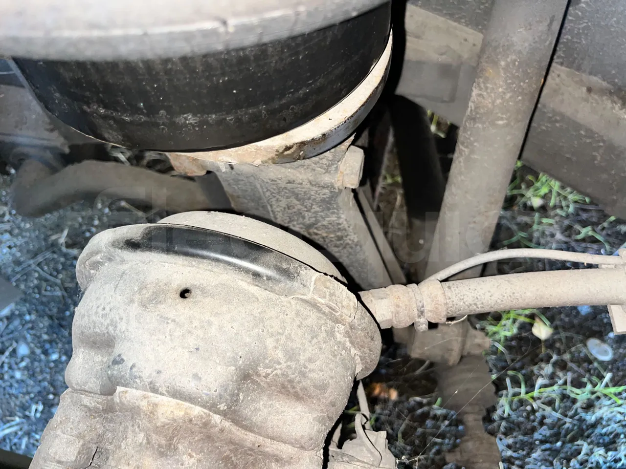 Volvo Barbi Genesis HDHV - Euro3 - 309kW - 13.810mt - axel 3 caliper brakes left