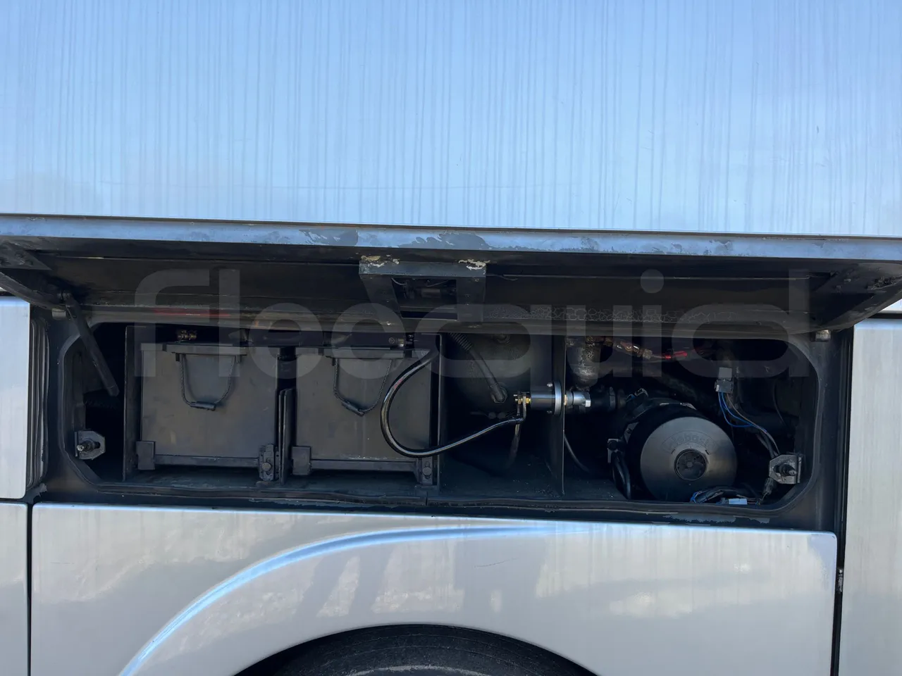 Volvo Barbi Genesis HDHV - Euro3 - 309kW - 13.810mt - external compartments photo