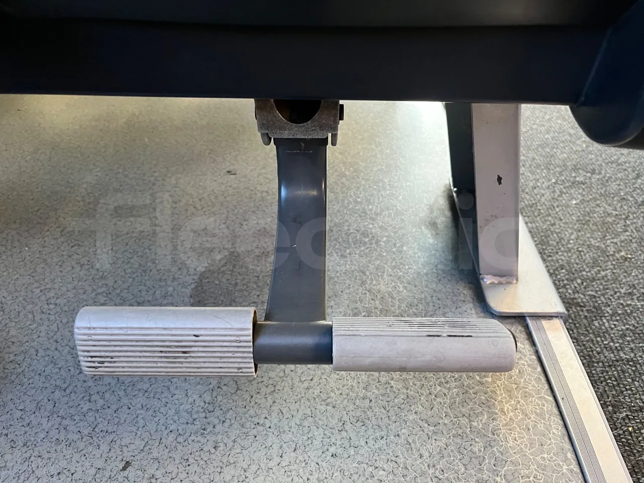 Volvo Barbi Genesis HDHV - Euro3 - 309kW - 13.810mt - footrest detail photo