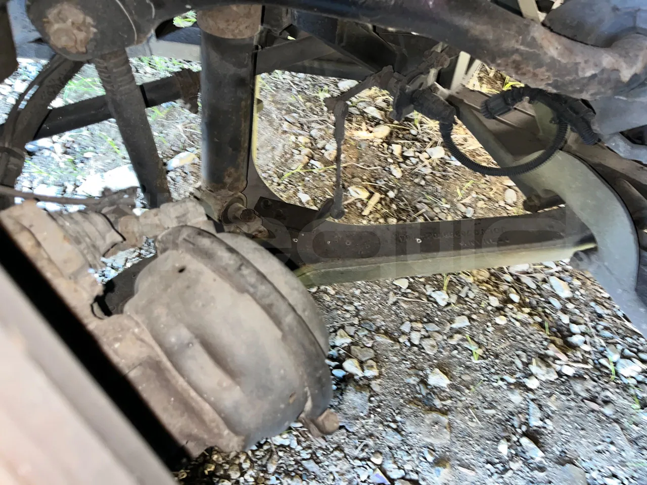 Volvo Barbi Genesis HDHV - Euro3 - 309kW - 13.810mt - front brake calipers left