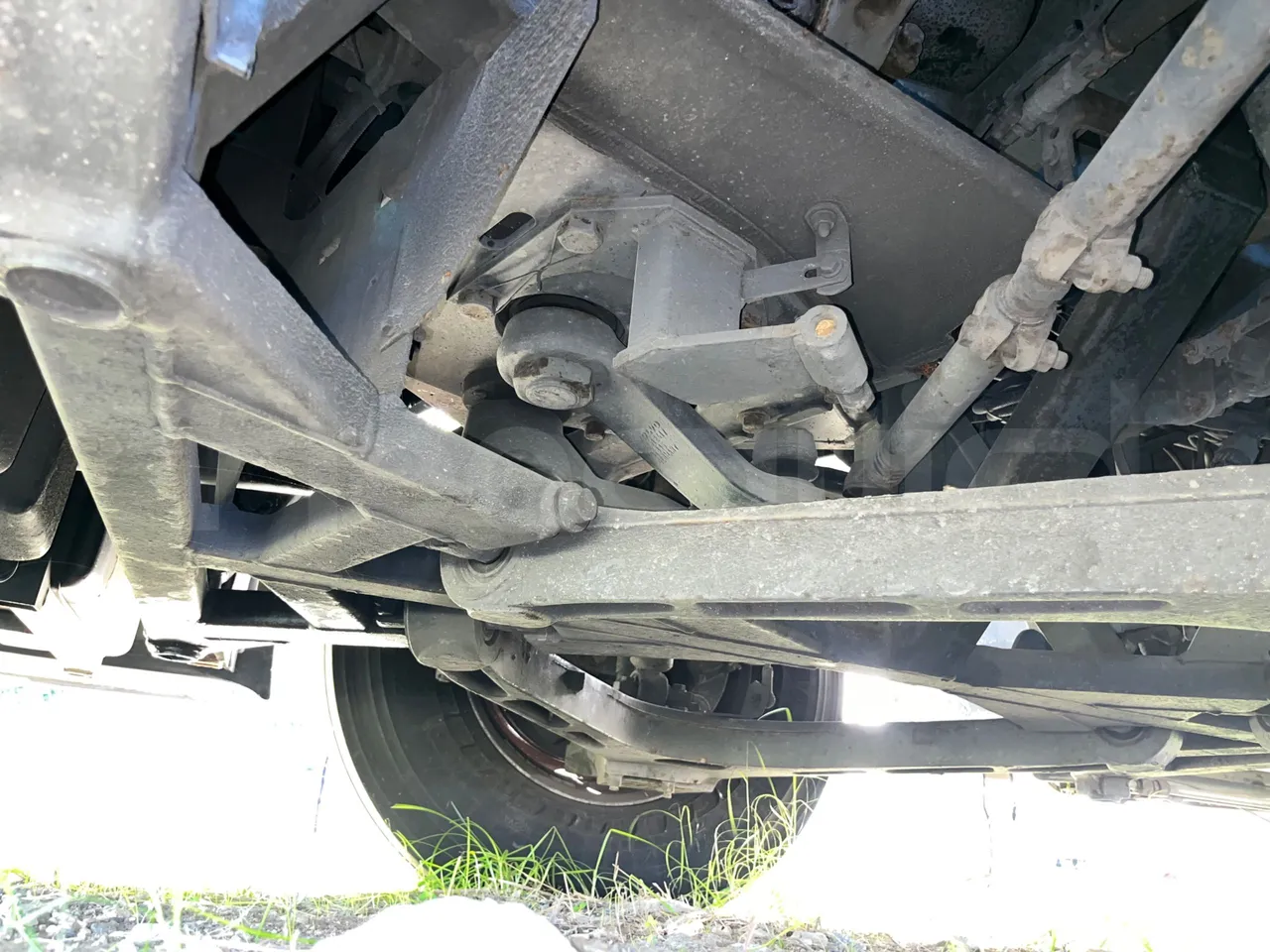 Volvo Barbi Genesis HDHV - Euro3 - 309kW - 13.810mt - front axle left side