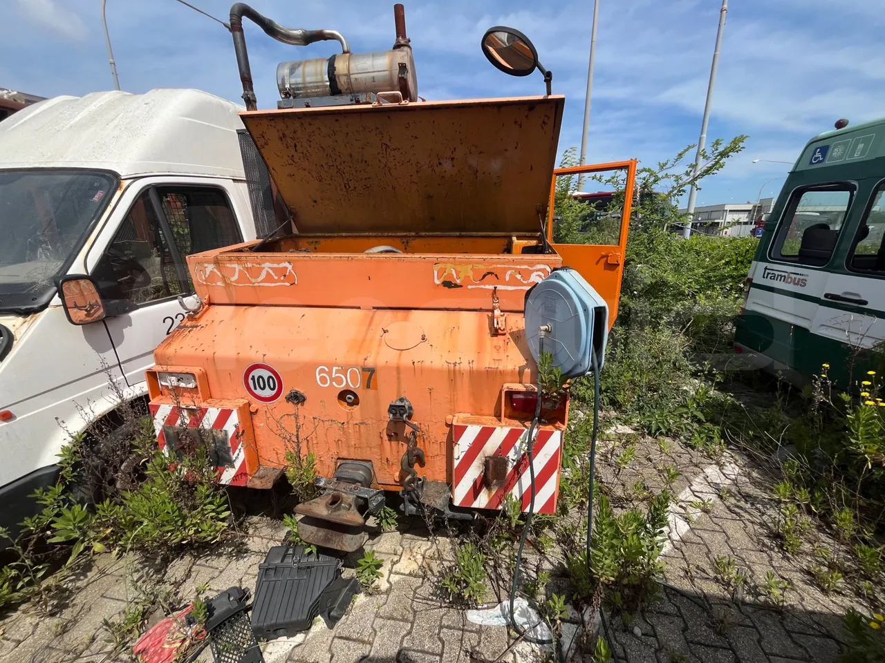 Zephir 800 PS -Euro0/4,07m/90kw - rear hatch open (mandatory  for bus to scrap)