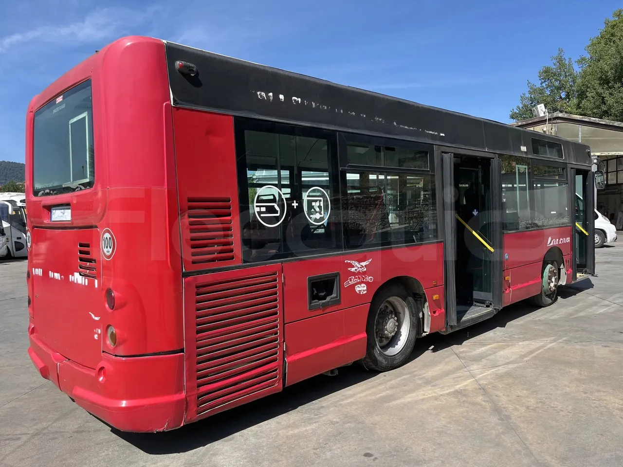Heuliez Midibus GX 127 - rear hatch open (mandatory for bus to scrap)