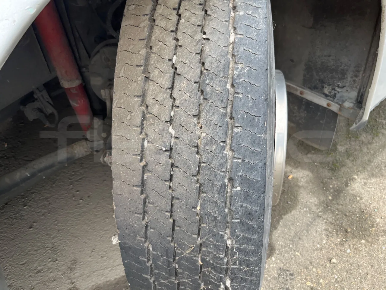 Volvo Barbi Genesis B12-60 38 - EUR2 - 279kW - 12m - tread condition front tires left