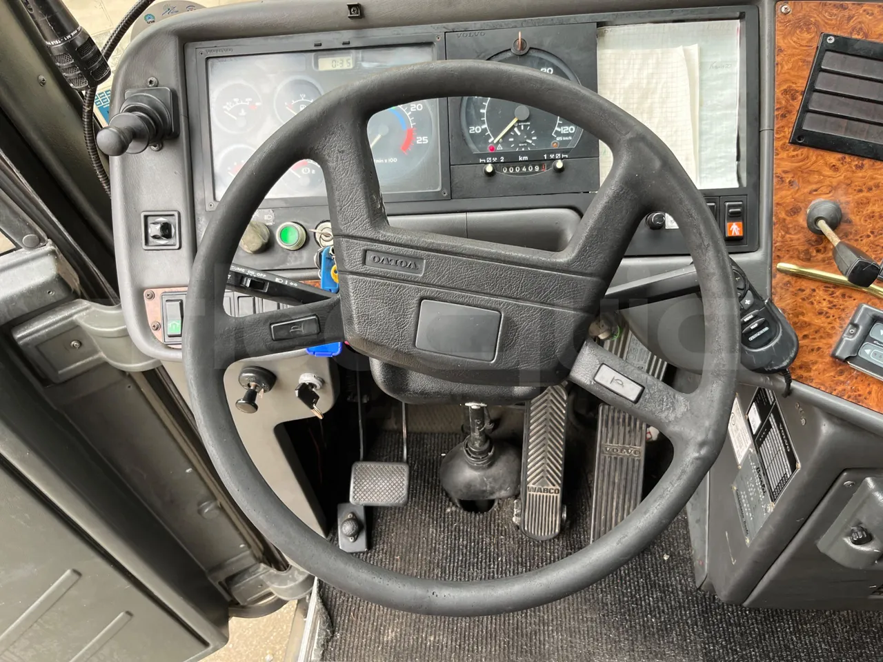 Volvo Barbi Genesis B12-60 38 - EUR2 - 279kW - 12m - steering wheel photo