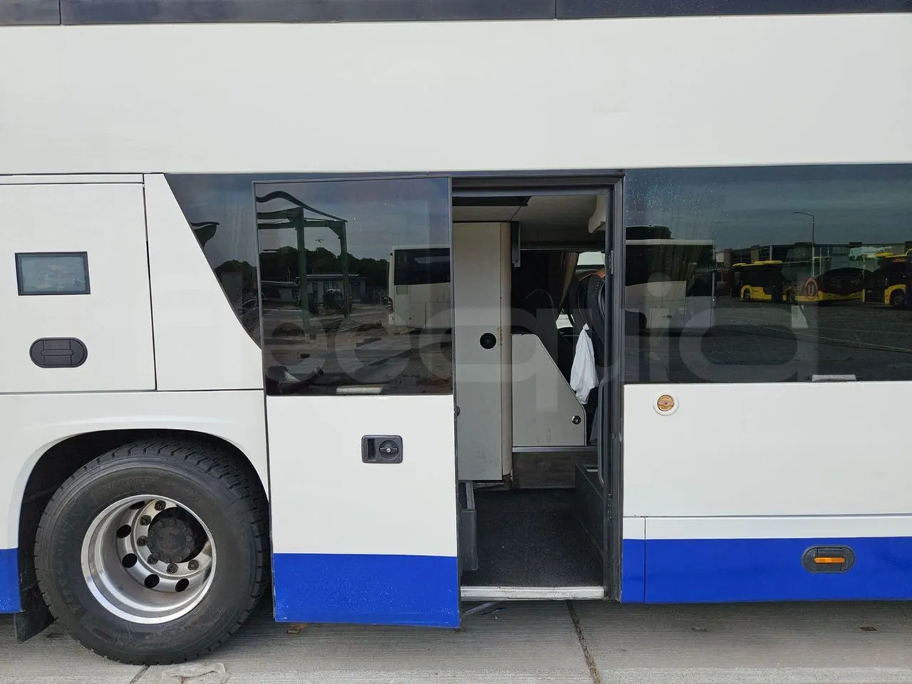 Vdl Futura FDD2-141/510-EUR6 - 375kW - 14.145m - front door 2 open