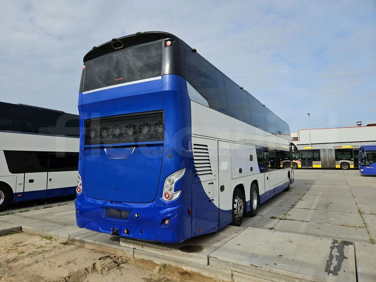 Vdl Futura FDD2-141/510-EUR6 - 375kW - 14.145m - 3/4 right rear doors closed