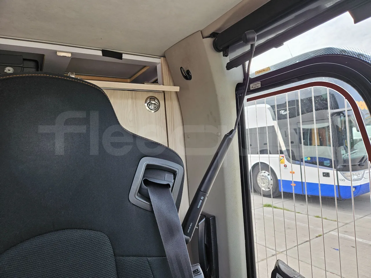Vdl Futura FDD2-141/510-EUR6 - 375kW - 14.145m - driver microphone accessories photo