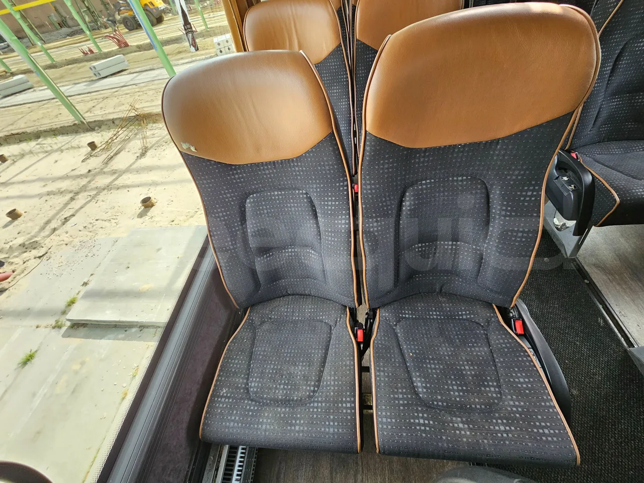 Vdl Futura FDD2-141/510-EUR6 - 375kW - 14.145m - single seat detail
