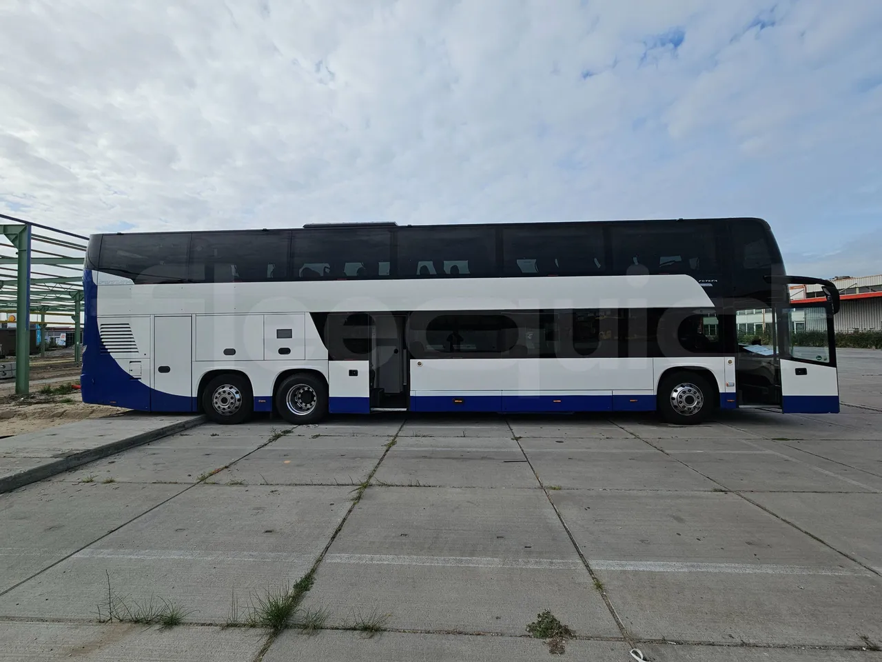 Vdl Futura FDD2-141/510-EUR6 - 375kW - 14.145m - right side doors open