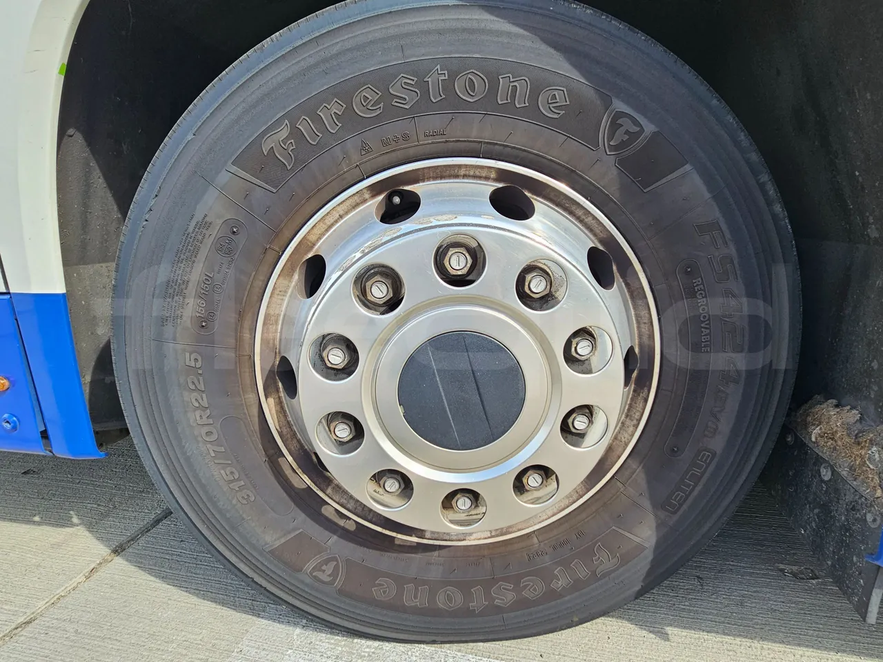 Vdl Futura FDD2-141/510-EUR6 - 375kW - 14.145m - front left tire measurements