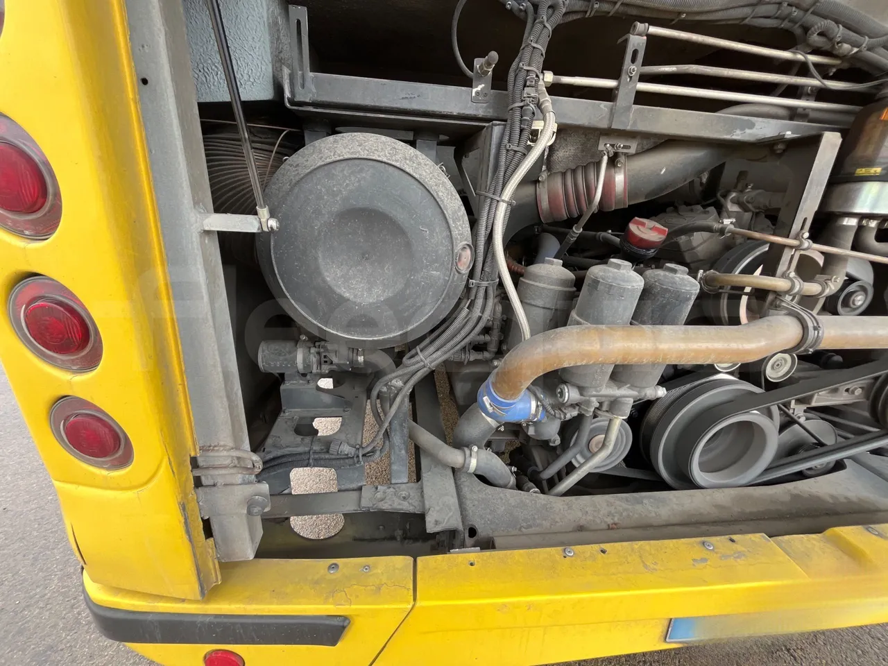 Mercedes-Benz OC500LE 1830H - EUR4 - 220kW -13.200m - engine plate photo