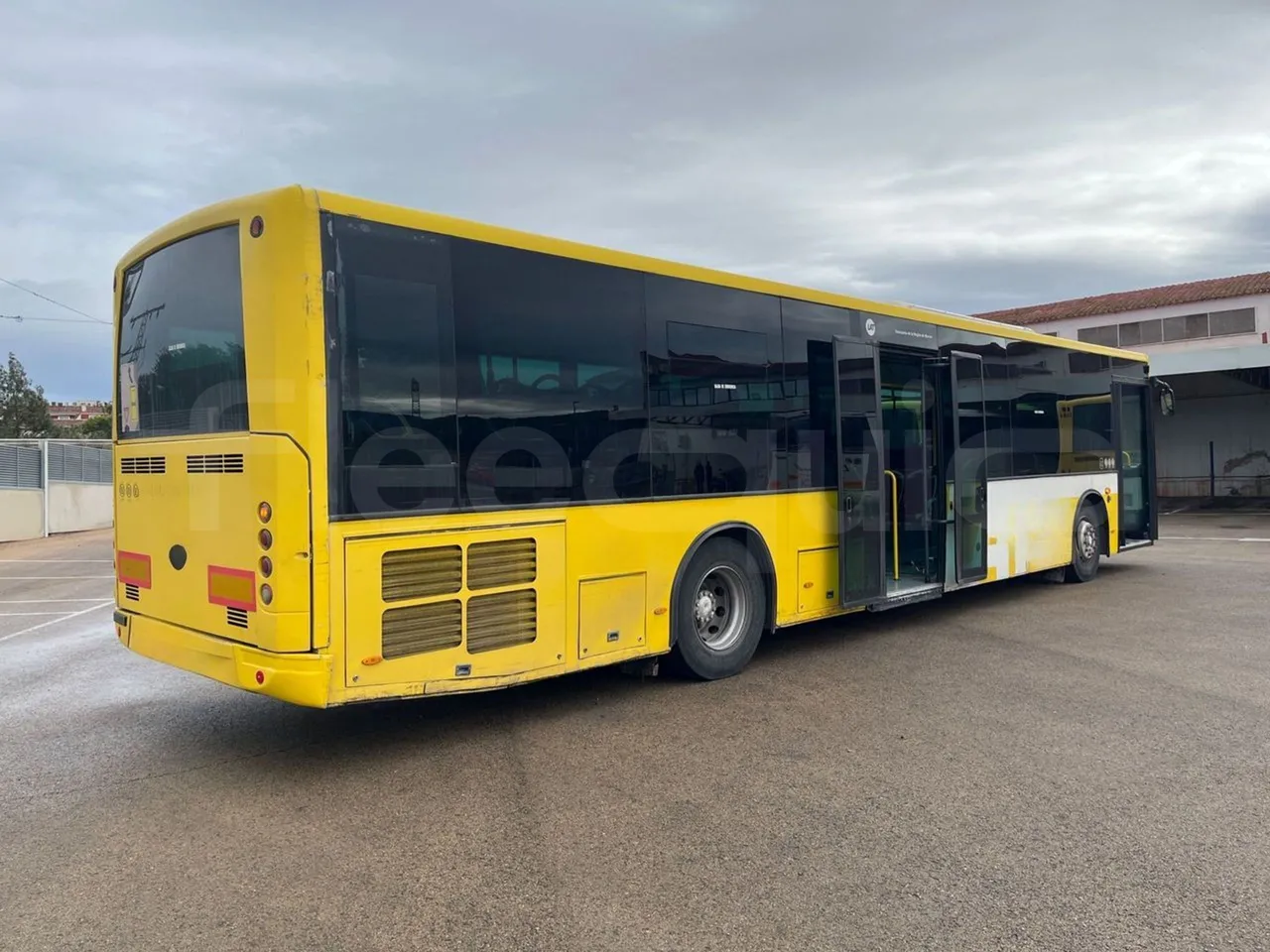 Mercedes-Benz OC500LE 1830H - EUR4 - 220kW -13.200m - front door 3 open