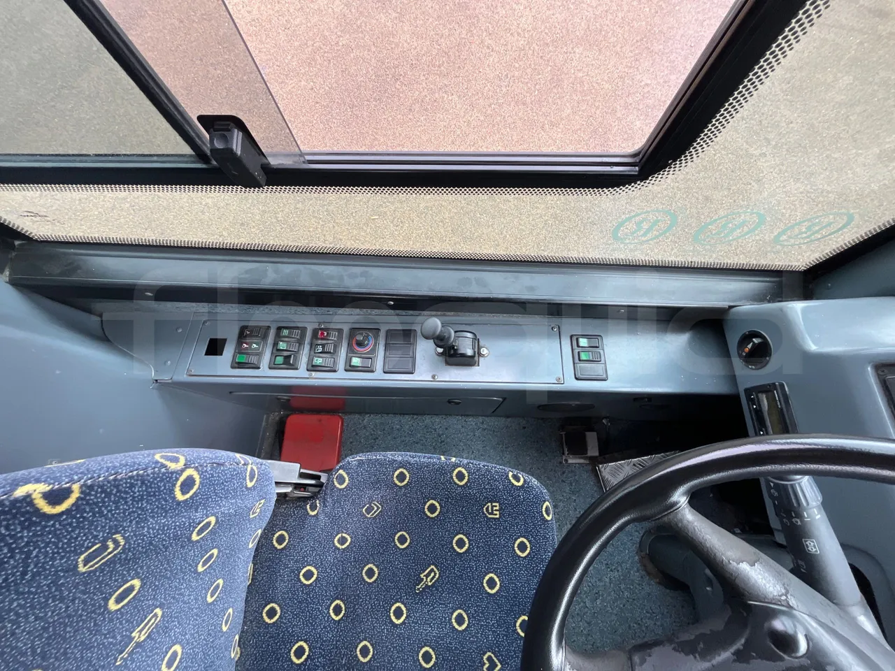 Mercedes-Benz OC500LE 1830H - EUR4 - 220kW -13.200m - radio accessories photo