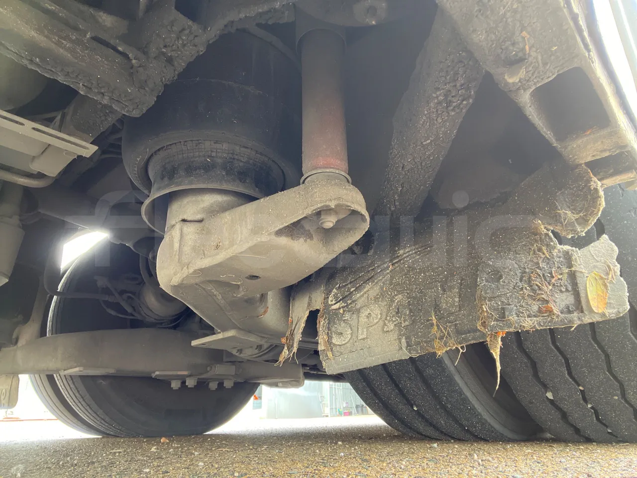 Mercedes-Benz OC500LE 1830H - EUR4 - 220kW -13.200m - axel 2 air springs 1 left