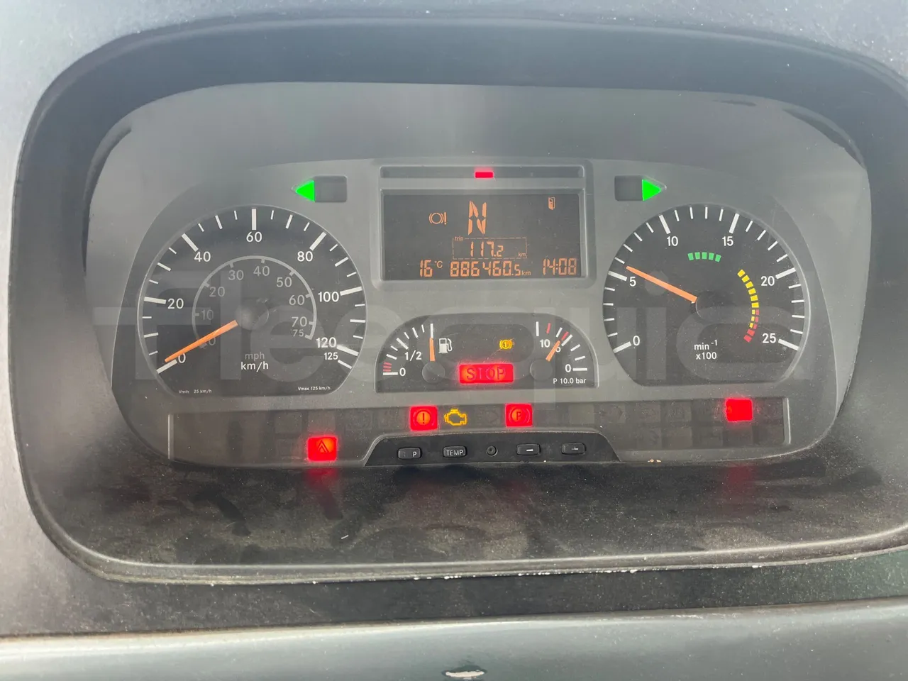 Mercedes-Benz OC500LE 1830H - EUR4 - 220kW -13.200m - dashboard lights on