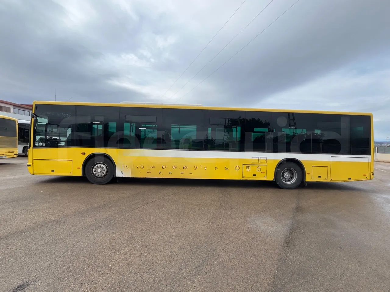 Mercedes-Benz OC500LE 1830H - EUR4 - 220kW -13.200m - external compartments photo