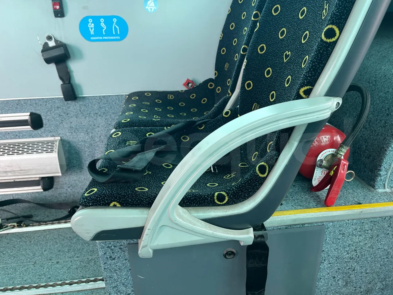 Mercedes-Benz OC500LE 1830H - EUR4 - 220kW -13.200m - folding seat photo