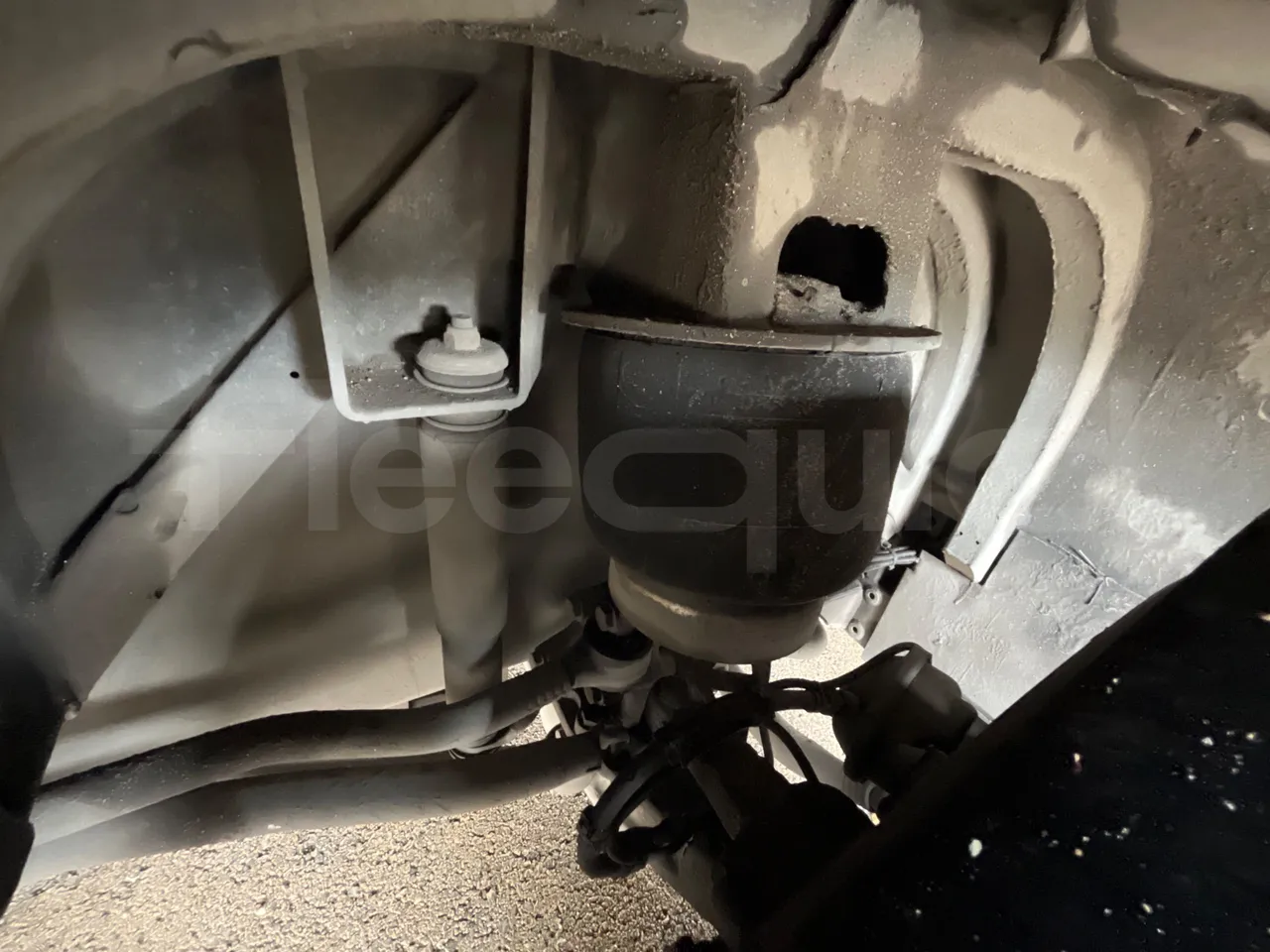 Mercedes-Benz OC500LE 1830H - EUR4 - 220kW -13.200m - front brake calipers left