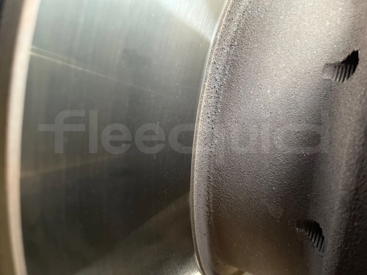 Mercedes-Benz OC500LE 1830H - EUR4 - 220kW -13.200m - front discs left