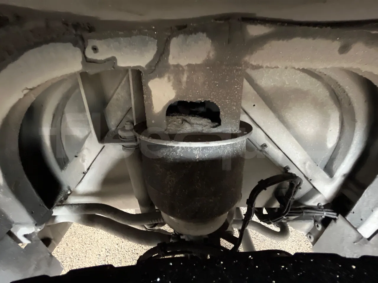 Mercedes-Benz OC500LE 1830H - EUR4 - 220kW -13.200m - front shock absorbers left