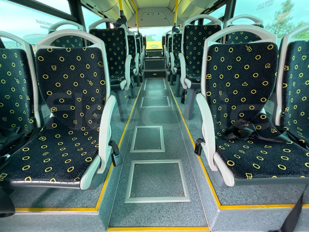 Mercedes-Benz OC500LE 1830H - EUR4 - 220kW -13.200m - floor hatches photo