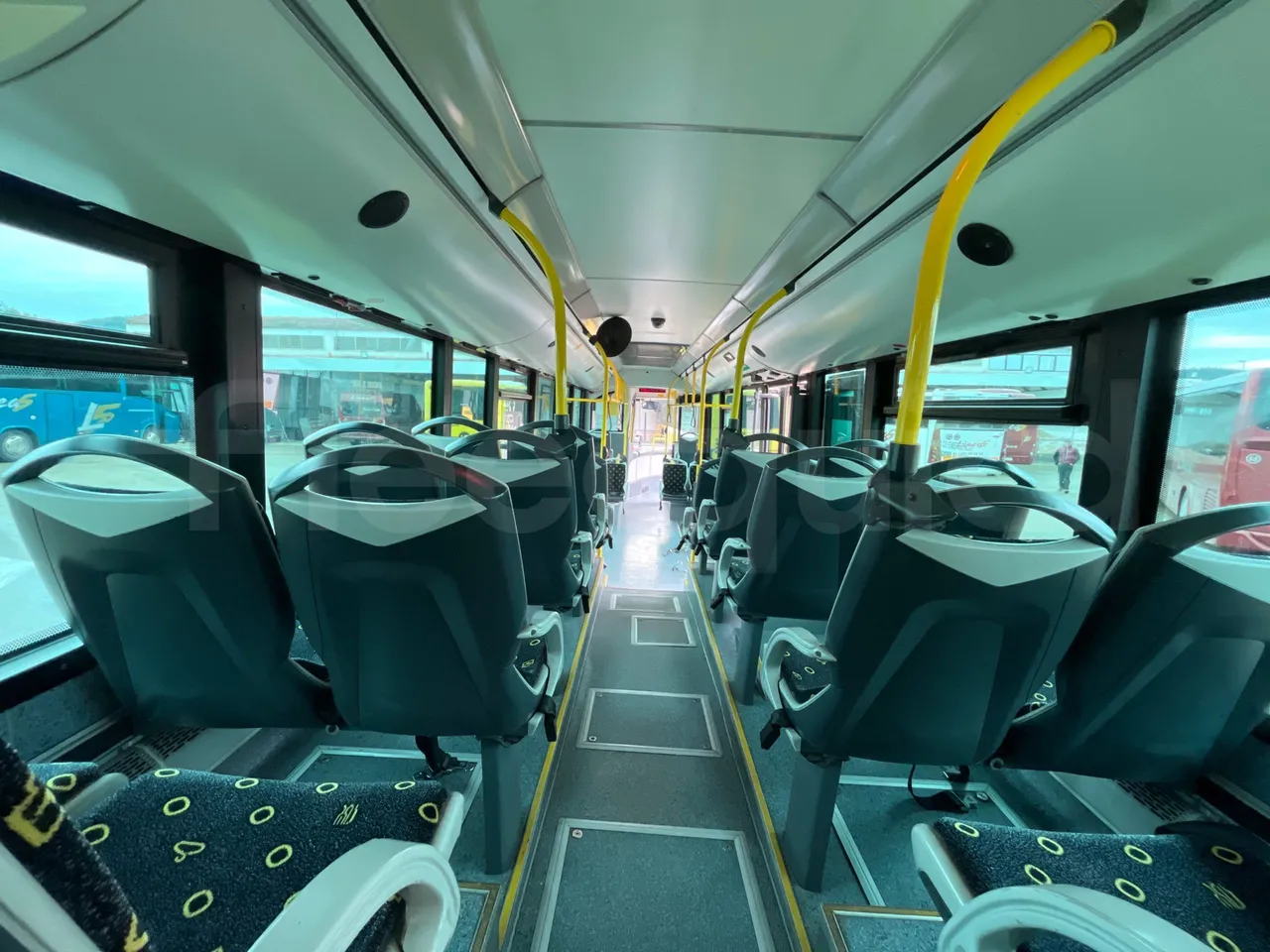 Mercedes-Benz OC500LE 1830H - EUR4 - 220kW -13.200m - forward view all seats last row height