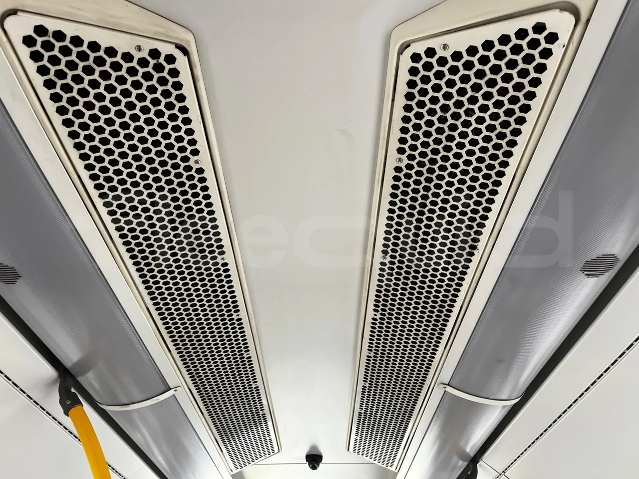 Volvo B4SC 7900  - Euro6 - 177kW - 12.134mt - usb charging detail