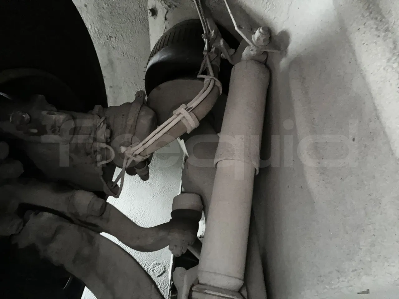 Volvo B4SC 7900  - Euro6 - 177kW - 12.134mt - front air springs left