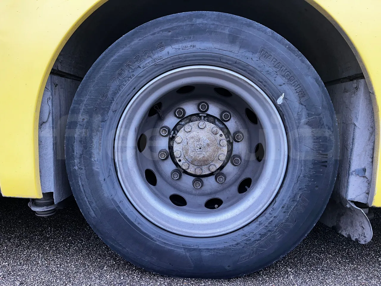 Volvo B4SC 7900  - Euro6 - 177kW - 12.134mt - rear left tire photo