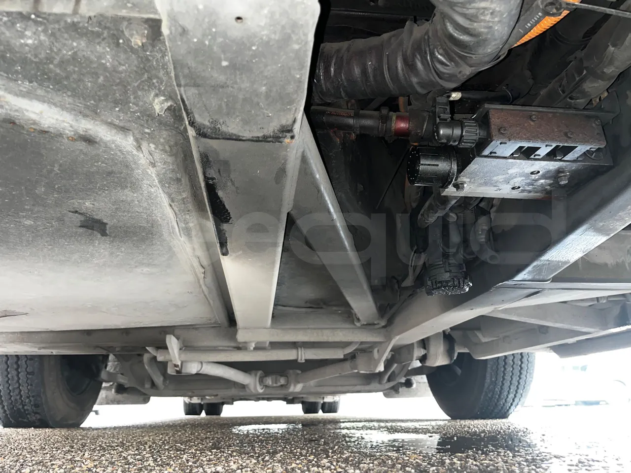 Volvo B4SC 7900  - Euro6 - 177kW - 12.134mt - front undercarriage from front