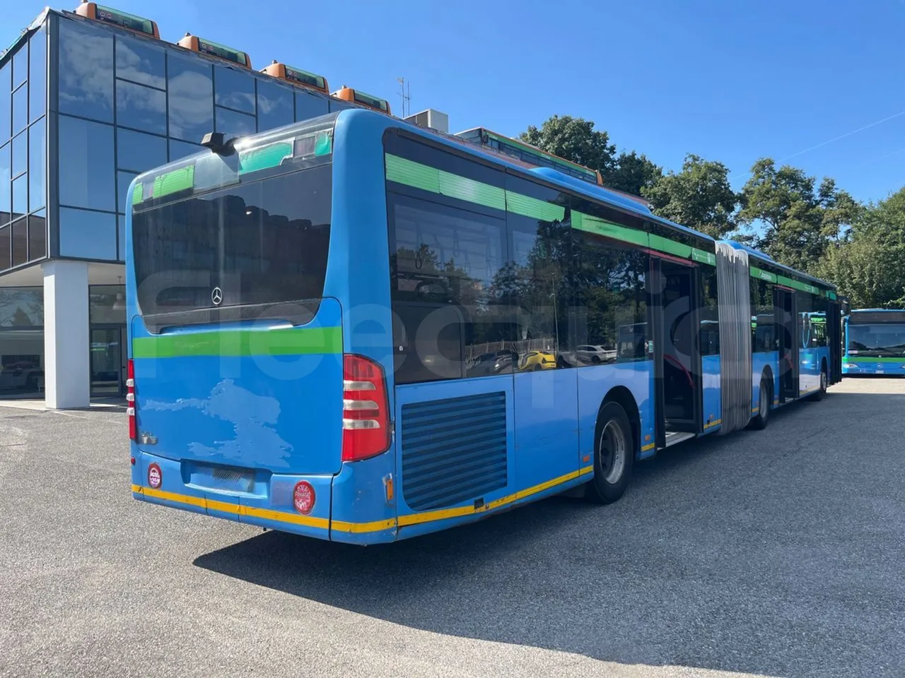 Mercedes-Benz Citaro G O530/Euro 4 - 260 Kw - 17,940 Mt - 3/4 right rear doors open