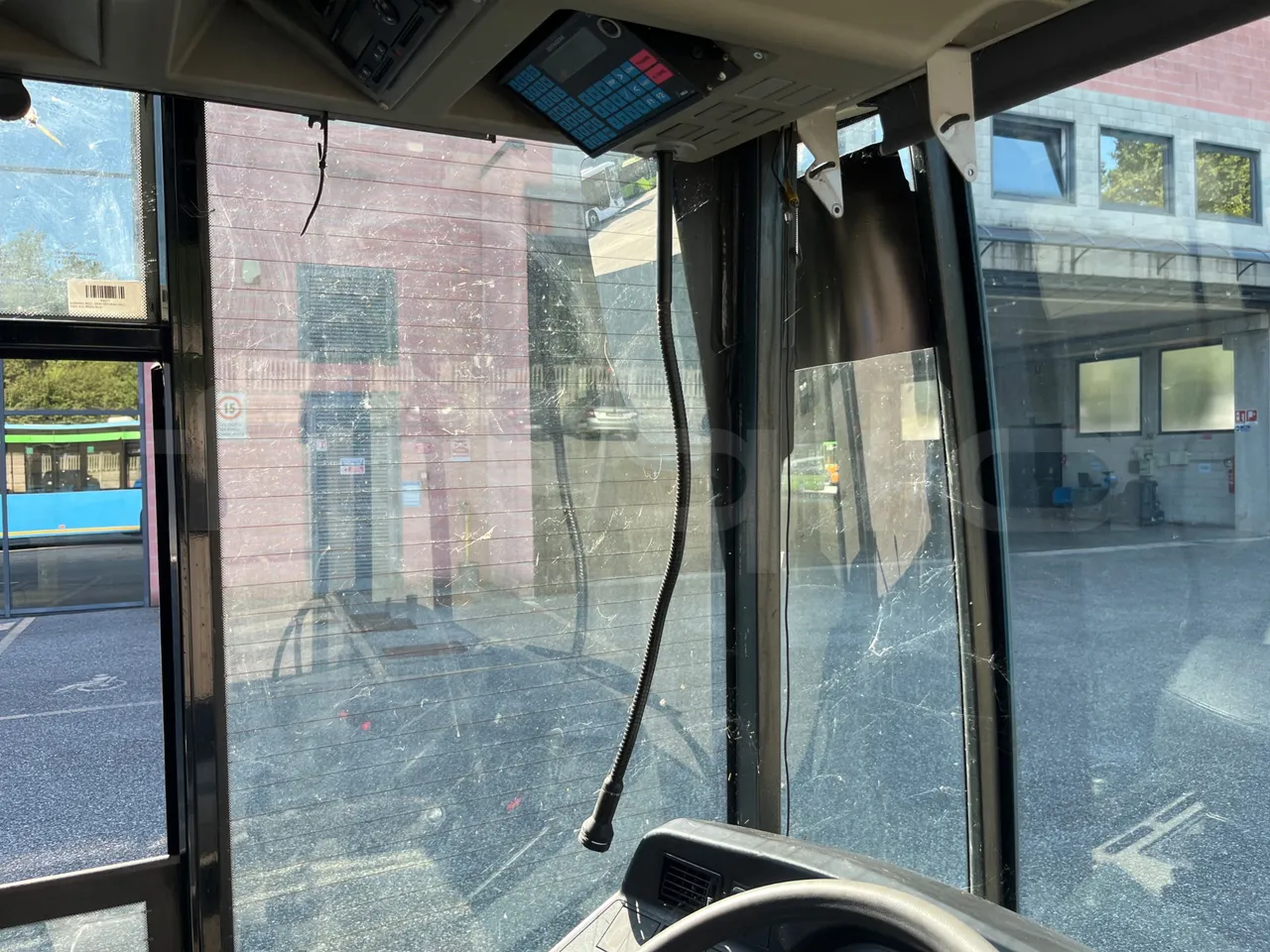 Mercedes-Benz Citaro G O530/Euro 4 - 260 Kw - 17,940 Mt - driver microphone accessories photo