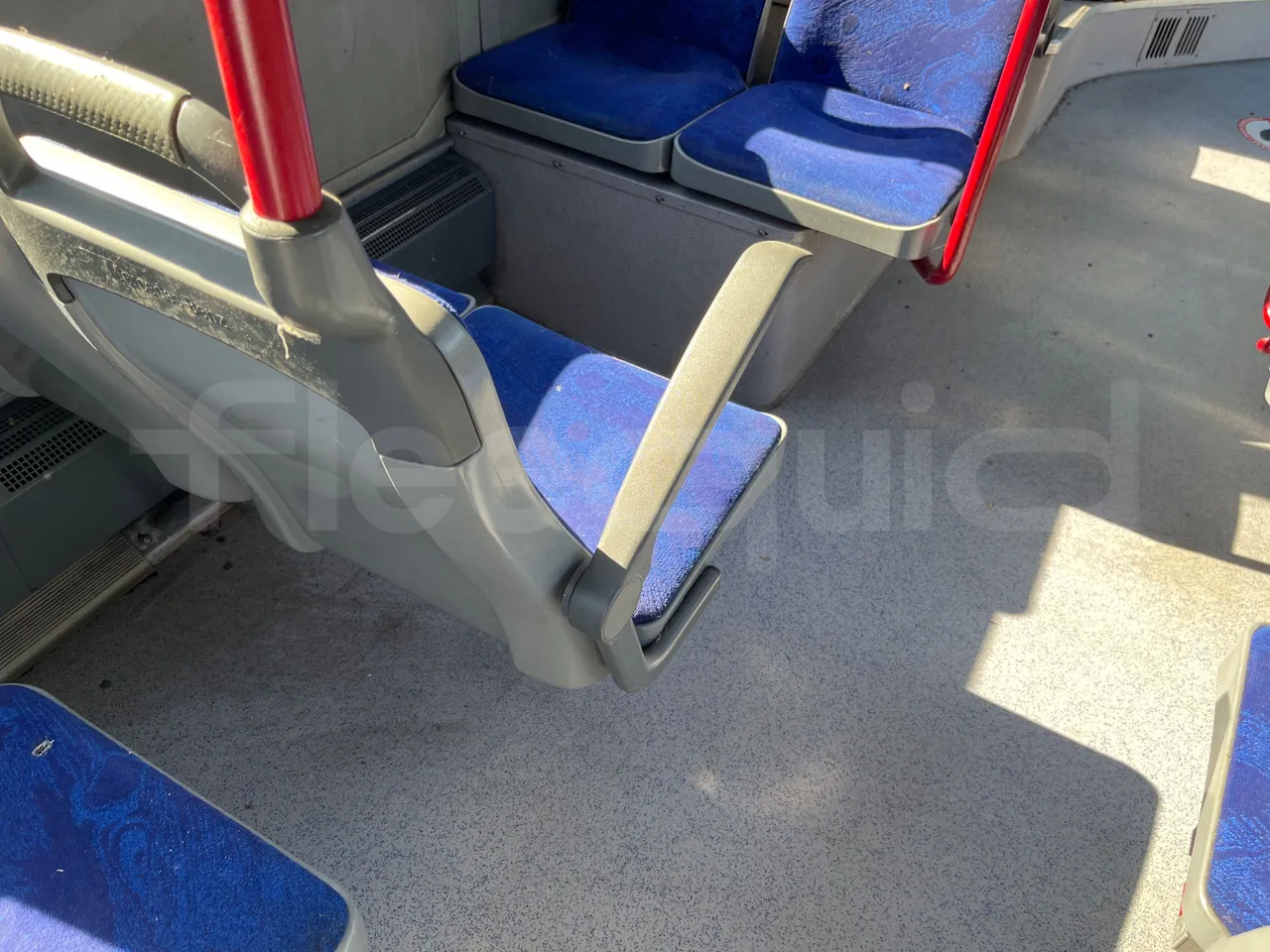 Mercedes-Benz Citaro G O530/Euro 4 - 260 Kw - 17,940 Mt - armrest detail photo